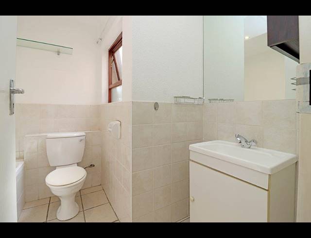 2 BEDROOM APARTMENT FOR SALE IN DOWERGLEN EXT 4
